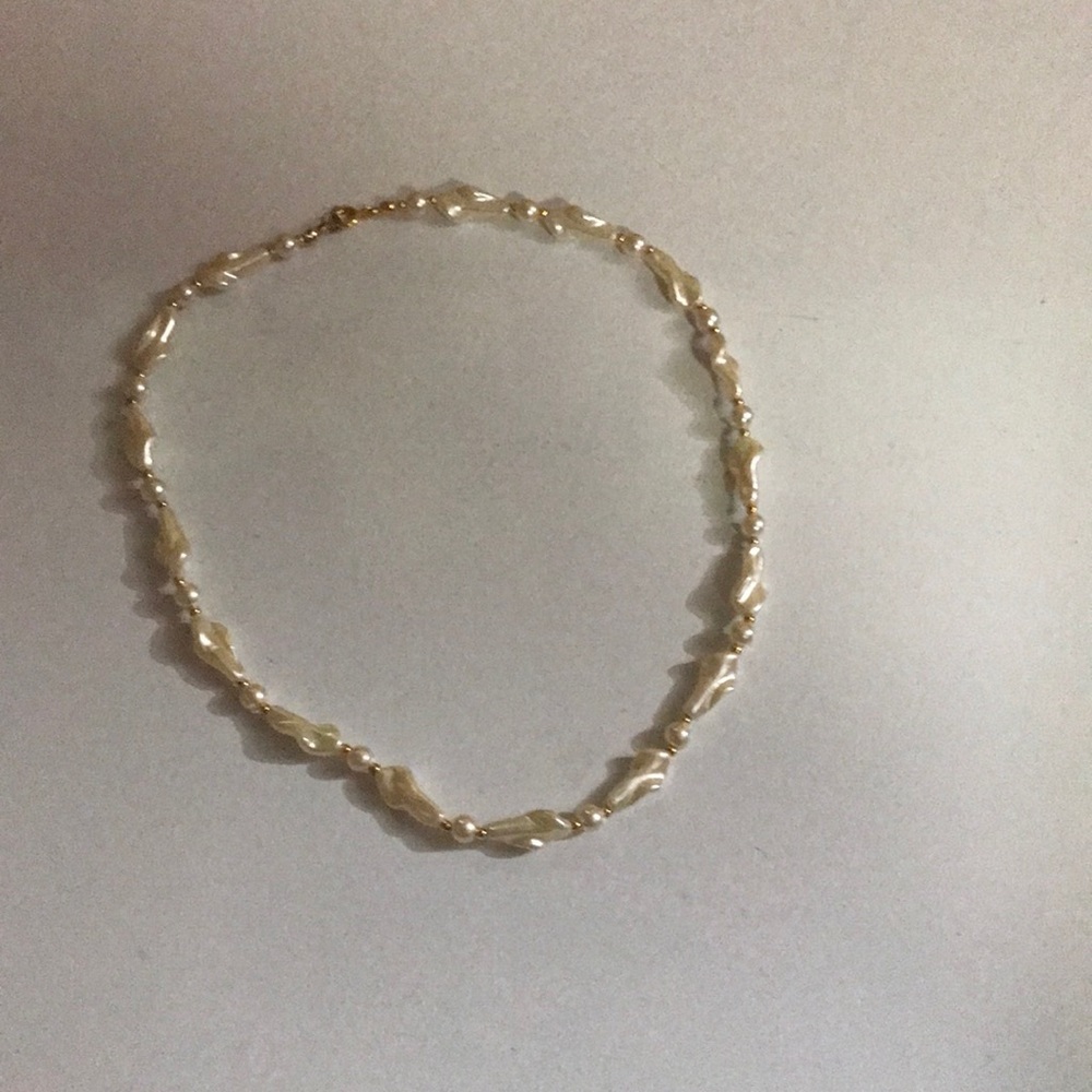 White bead and faux pearl necklace